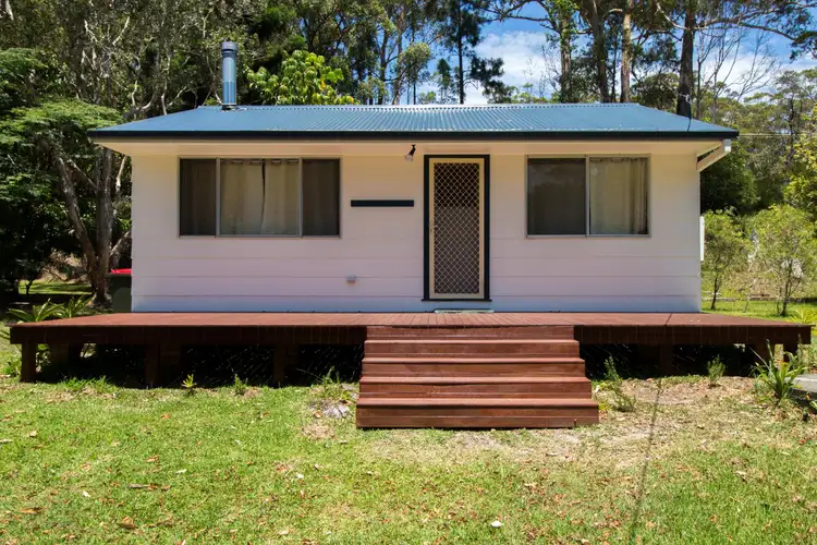 6 Millington  Avenue, Grassy Head NSW 2441