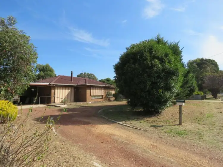 14 Camp Parade, Clunes VIC 3370