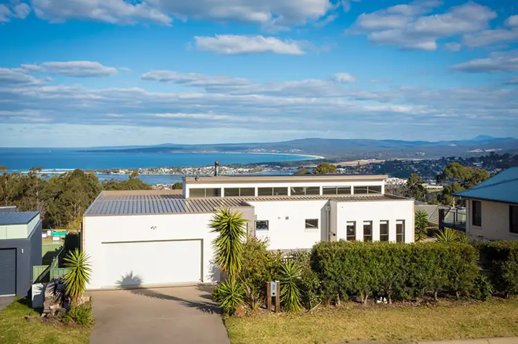 4 Curlew Close, Mirador NSW 2548