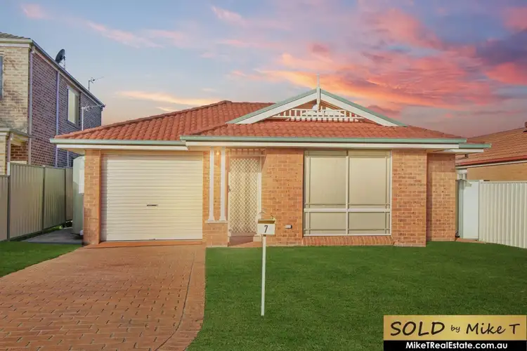 7 Selwyn Grove, Horsley NSW 2530