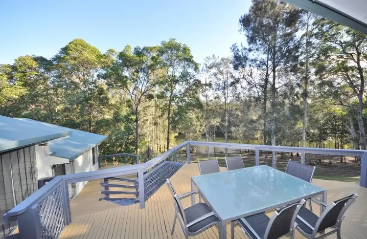 33 South Pacific Drive, Scotts Head NSW 2447
