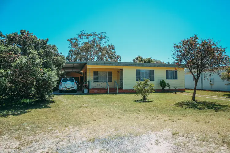 18 ninth  Avenue, Stuarts Point NSW 2441