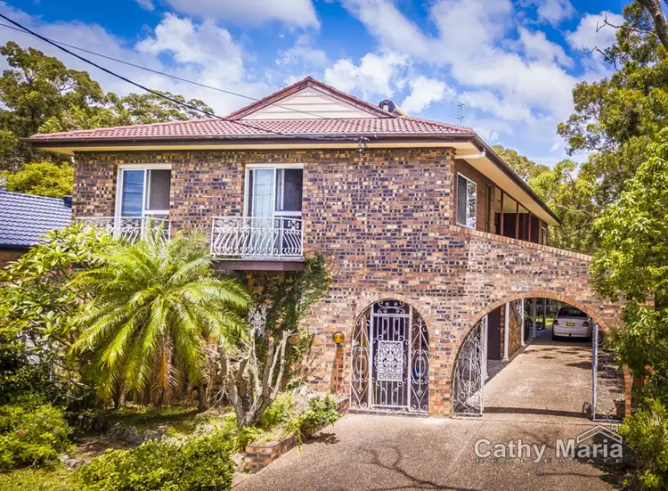 13 Yeramba Road, Summerland Point NSW 2259
