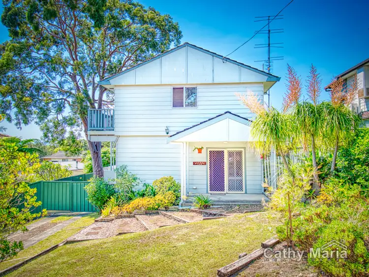 12 Halcyon Street, Mannering Park NSW 2259
