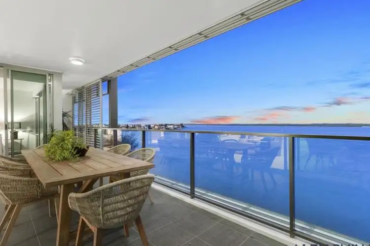 26403/2 Ephraim Island, Paradise Point QLD 4216