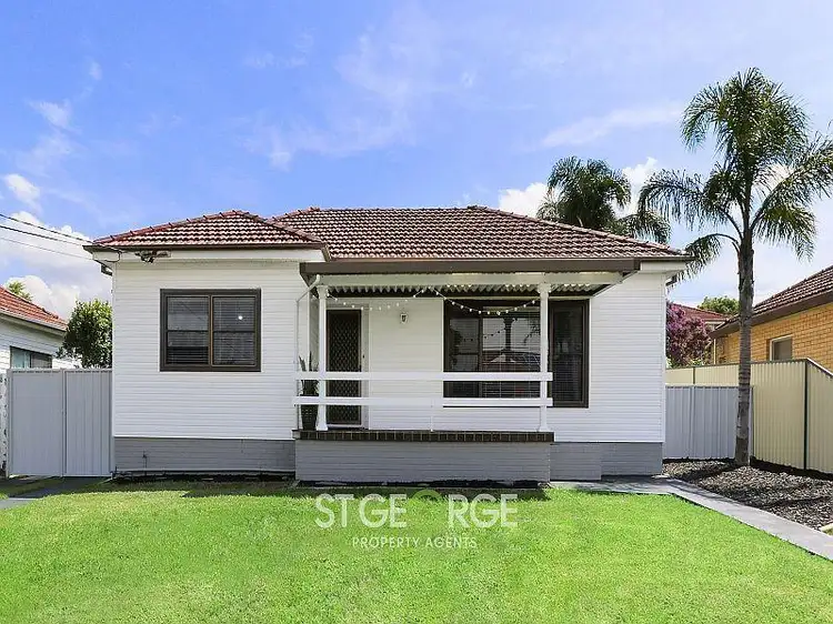 14 Beale  Crescent, Peakhurst NSW 2210