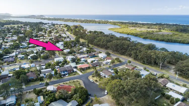 1 Grevillea Avenue, Stuarts Point NSW 2441