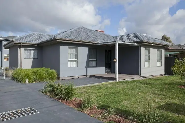 1/16 Gloria  Avenue, Dandenong North VIC 3175
