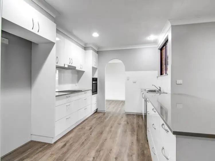 Fifth view of Homely house listing, 8 Baringa Place, Hillvue NSW 2340