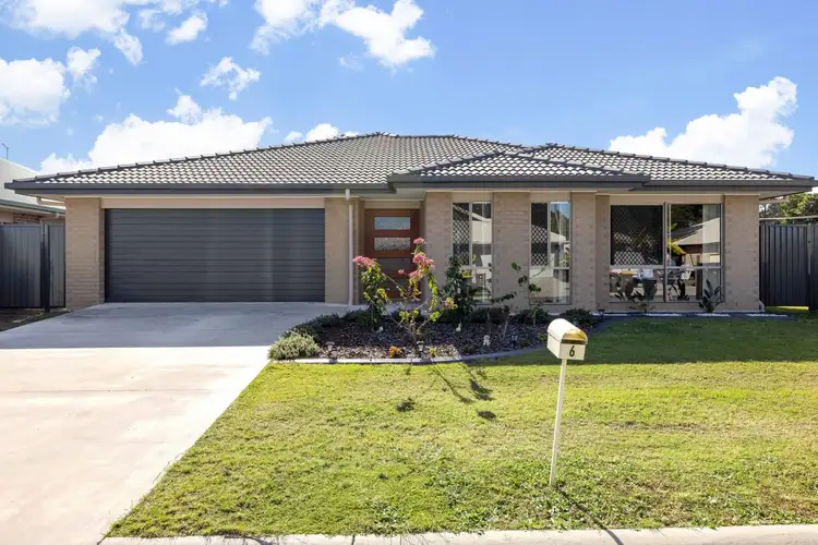 6 Rowden Street, Beachmere QLD 4510