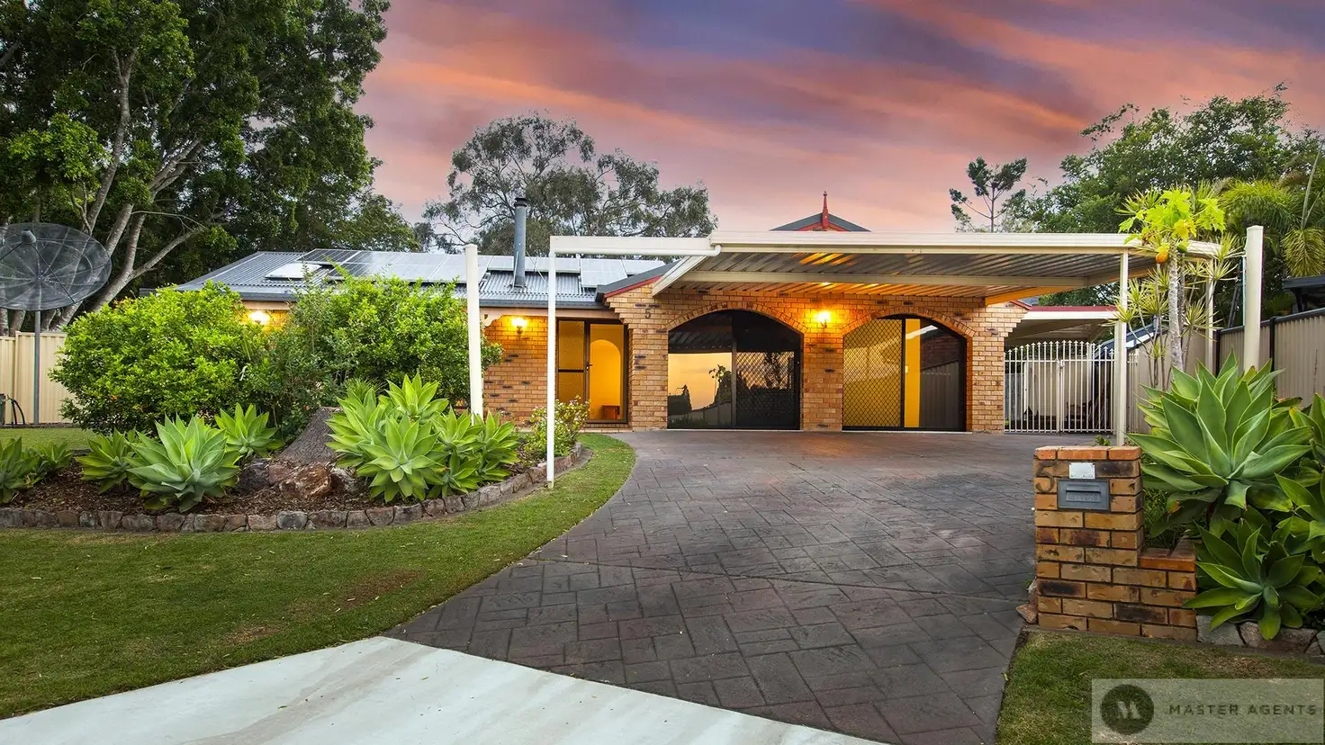 Main view of Homely house listing, 5 Pinetree Place, Runcorn QLD 4113