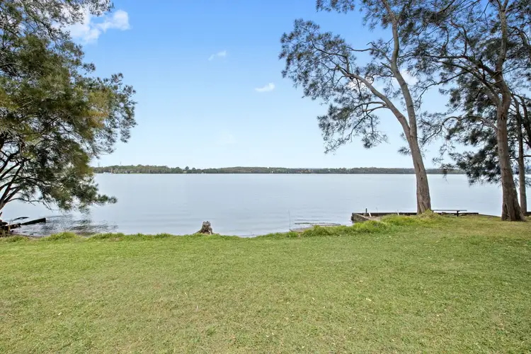 23 Macquarie Road, Mannering Park NSW 2259