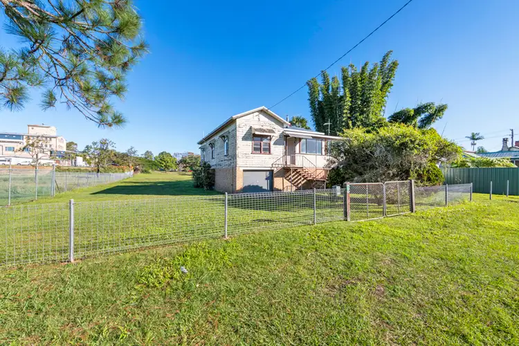 2 Central Avenue, Maclean NSW 2463