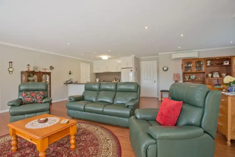 Fifth view of Homely house listing, 2 Queens  Crescent, Bacchus Marsh VIC 3340