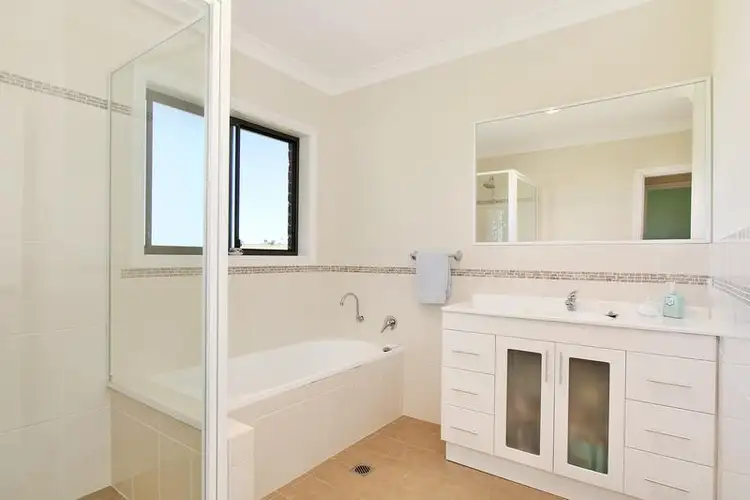 7 Badja Place, Tamworth NSW 2340