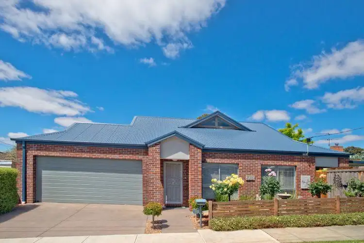 2 Queens  Crescent, Bacchus Marsh VIC 3340