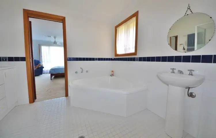 Sixth view of Homely house listing, 2 Ainsworth Close, Macksville NSW 2447