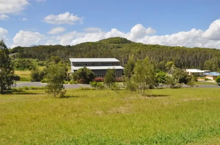 42 McLeod  Drive, Scotts Head NSW 2447