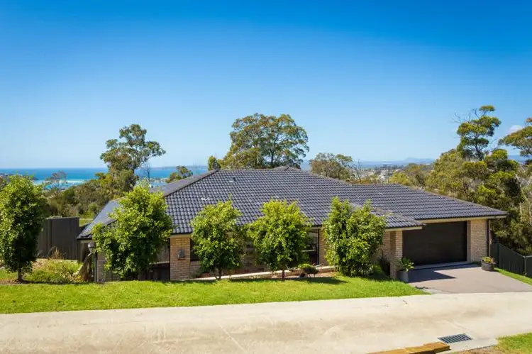 Second view of Homely house listing, 10 Oriole Court, Mirador NSW 2548