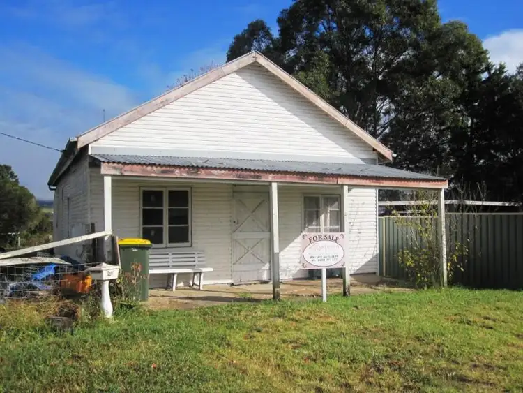 24 Lindsay Street, Woodenbong NSW 2476