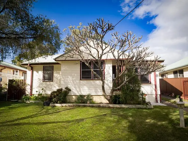 31 Catherine Street, Mannering Park NSW 2259