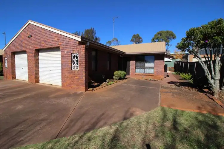 2/27 Champagne Crescent, Wilsonton Heights QLD 4350