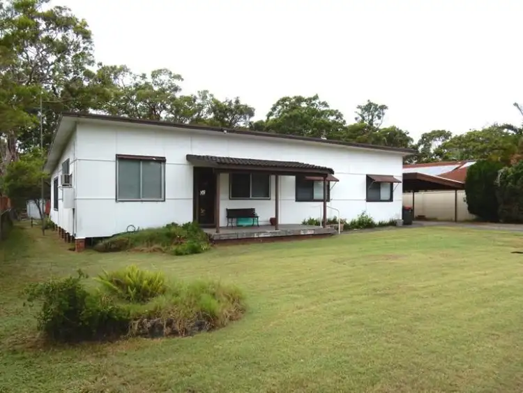 29 Omega  Avenue, Summerland Point NSW 2259