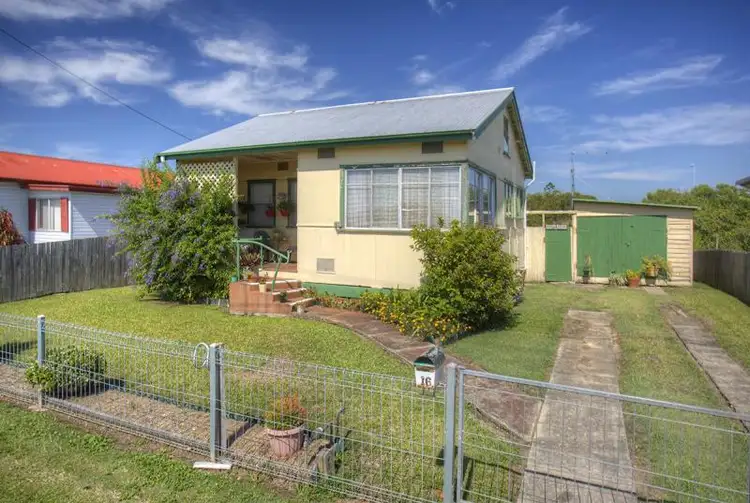 16 East Street, Macksville NSW 2447