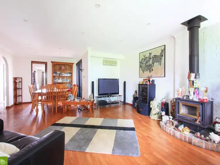 Second view of Homely house listing, 19 Sunray Crescent, Horsley NSW 2530