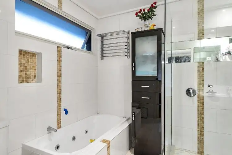 Seventh view of Homely house listing, 2 Bass Place, Endeavour Hills VIC 3802
