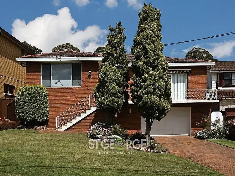 17 Fairway Avenue, Mortdale NSW 2223