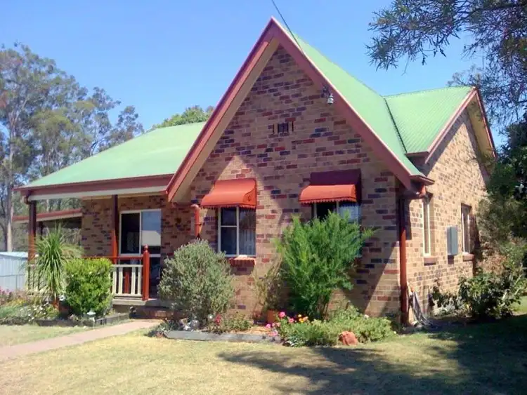 24 Burns  Crescent, Wondai QLD 4606