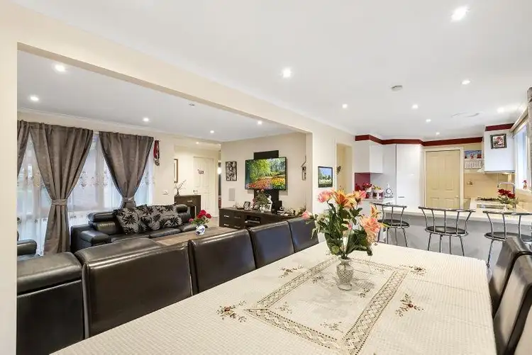 Fifth view of Homely house listing, 2 Bass Place, Endeavour Hills VIC 3802