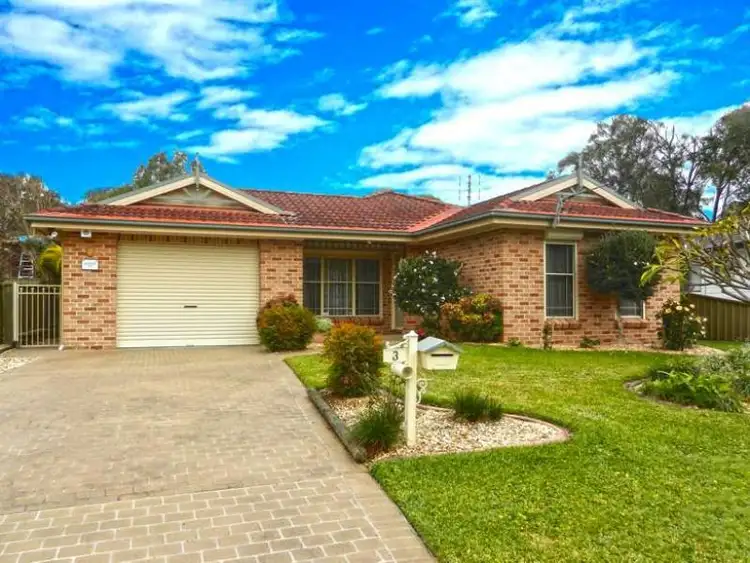 3 Murrumbong Road, Summerland Point NSW 2259