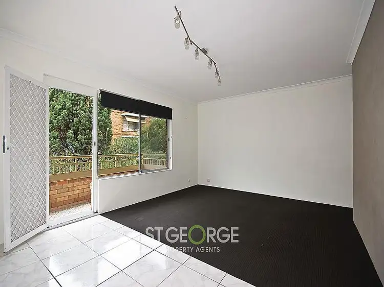 2/27 Cambridge Street, Penshurst NSW 2222