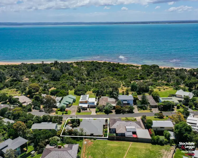 25 Mcrae Avenue, Cowes VIC 3922