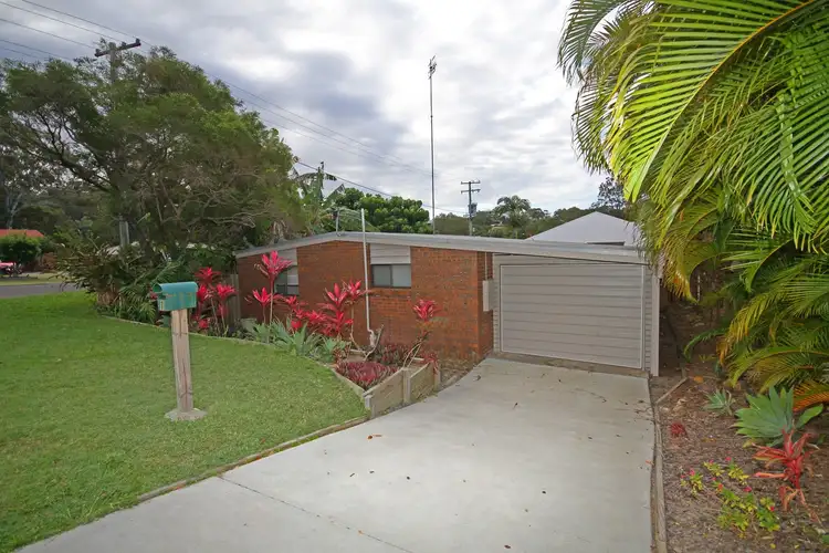 1 Beryl Terrace, Mount Coolum QLD 4573