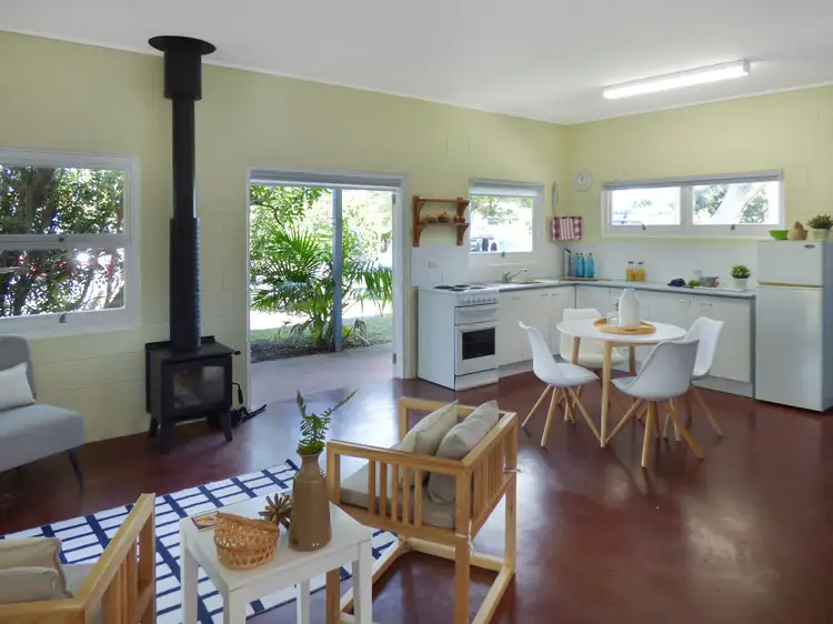 8 Currawong Street, Mudjimba QLD 4564