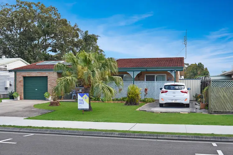 19 Lerner Street, Pacific Paradise QLD 4564