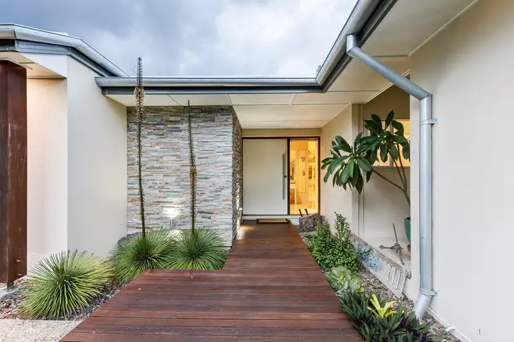 21 North Beach Place, Mudjimba QLD 4564