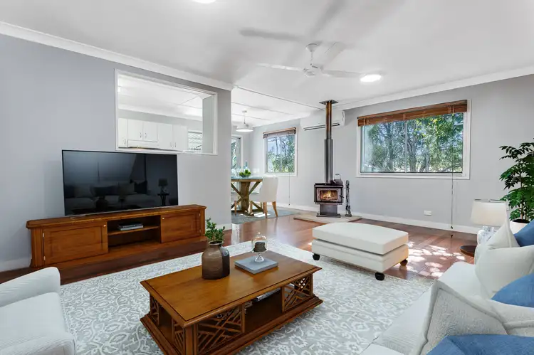 17 Tandoor Dr, Petrie QLD 4502