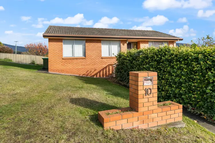10 Loftus St