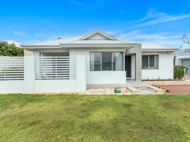 15/107 Owtram Rd, Armadale WA 6112