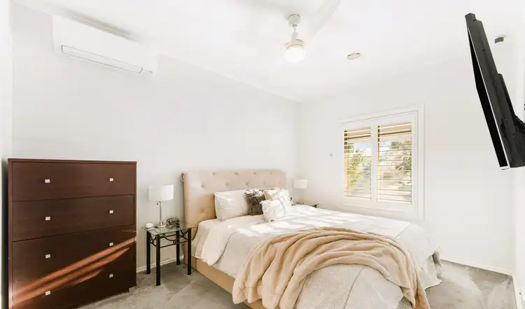 Fifth view of Homely house listing, 10 Nullarbor Pl, Caroline Springs VIC 3023