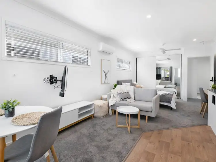 Fourth view of Homely apartment listing, 1/27 Stanley Road, Camp Hill QLD 4152