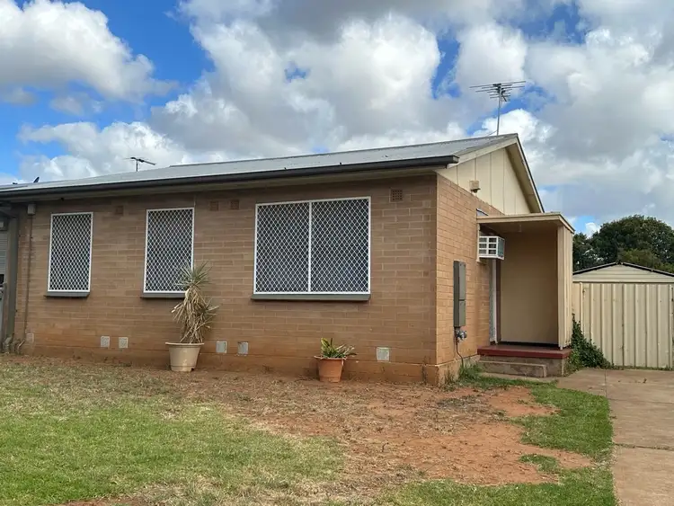 25 Roberts Crescent, Smithfield Plains SA 5114