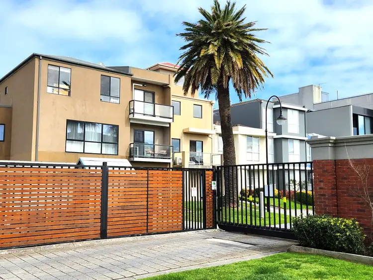 7 North Shore Dr, Patterson Lakes VIC 3197