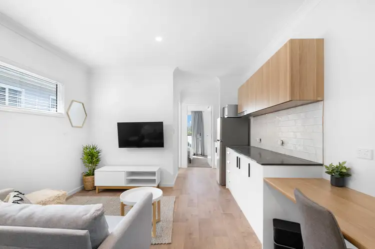 Main view of Homely apartment listing, 2/27 Stanley Road, Camp Hill QLD 4152