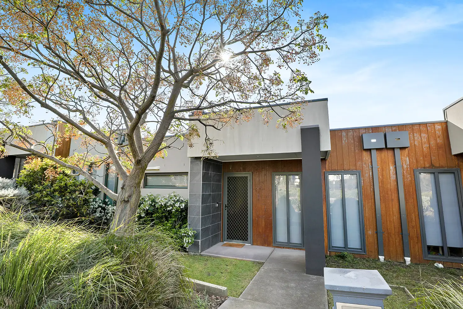 Main view of Homely house listing, 10 Grandvue Blvd, Pakenham VIC 3810