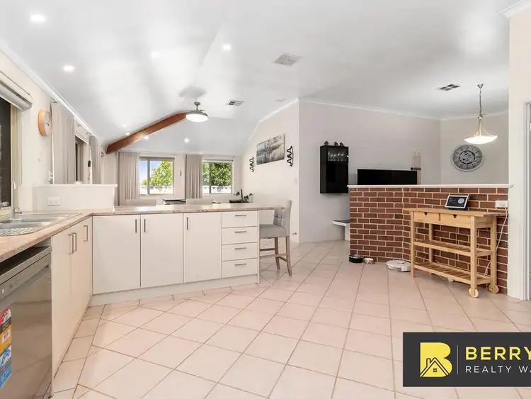 Sixth view of Homely house listing, 4 Doon Court, Kinross WA 6028